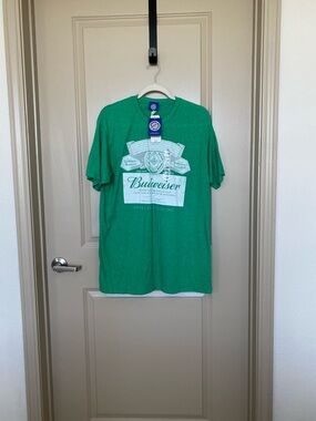 Men’sBudweiser Green Short Sleeve Logo Tee with White Graphic NWT, size Large